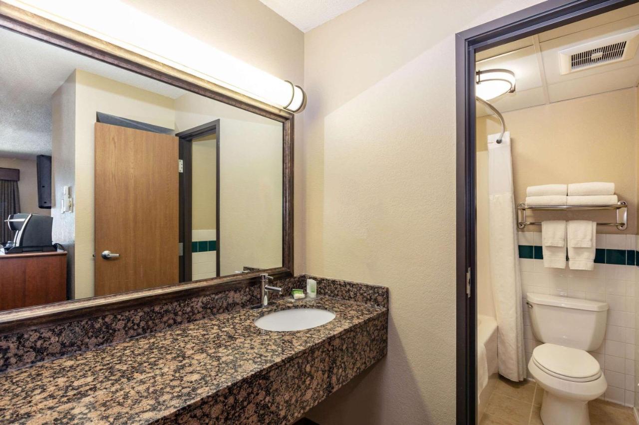Americinn By Wyndham Roseau Exterior photo